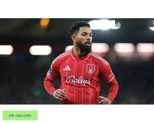 维拉正考虑签回道格拉斯路易斯