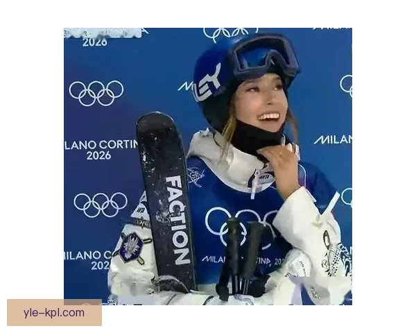 谷爱凌失误暂居第二刘梦婷同失